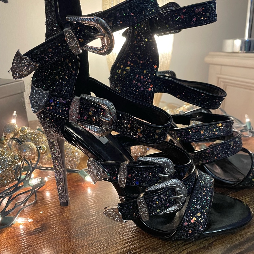 Cape Robbin size 9 sparkly shimmer strappy heels.